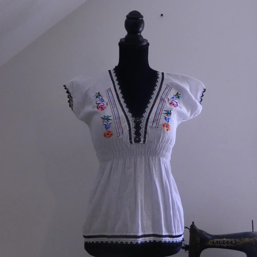 Embroidery Flowers Summer Top - Picture 2 of 4